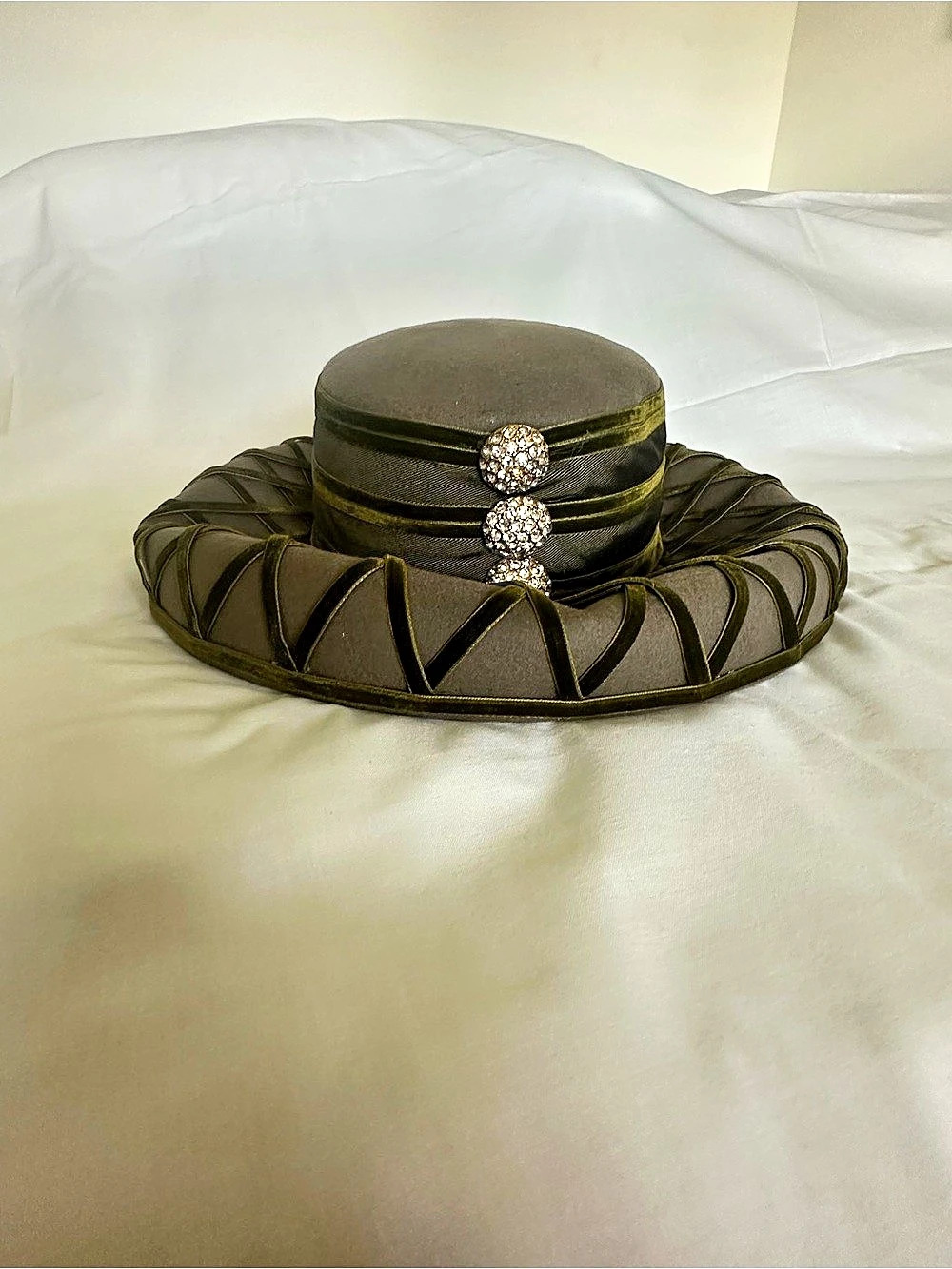 Whittall & Shon Women's Embellished Brown Hat with Matching Clutch